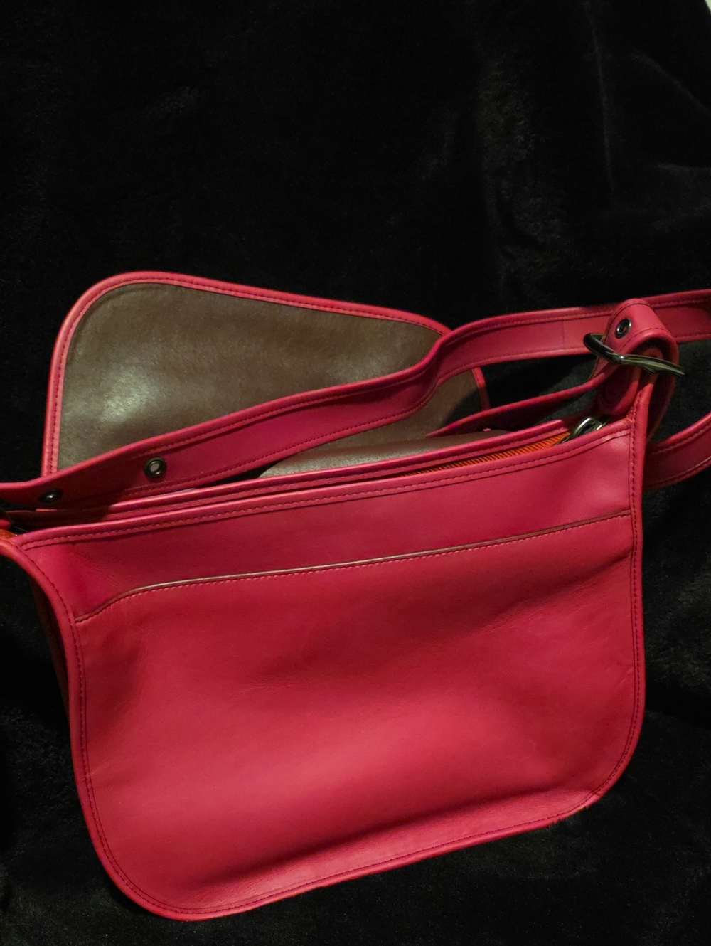 Coach Women's Hot Pink Crossbody Bag - Sleek Leather Shoulder Bag - Picture 9 of 13